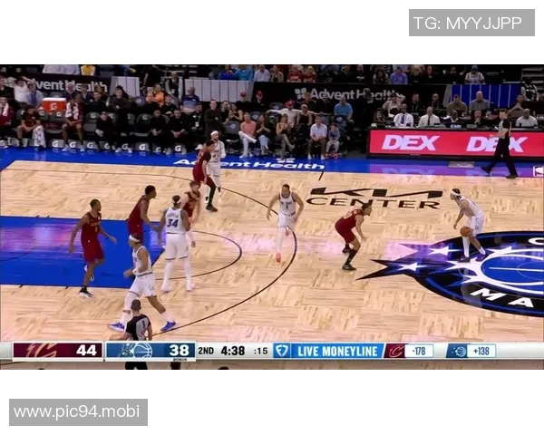 末节独砍13分！米切尔全场22中9轰32分4助攻